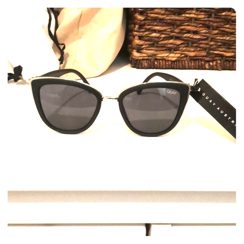 NWT Quay Au sunglasses